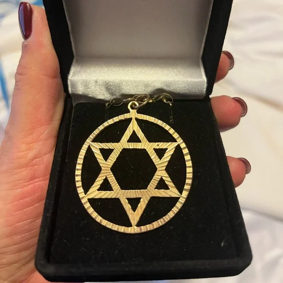 Sold Beautiful vintage Star of David /chain (Hanukkah gift) - Picture 1 of 4